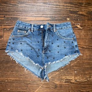 Topshop MOTO studded frayed hem kiri shorts